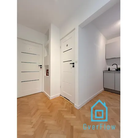 Orange 2 Minutes To Center & Seaside *